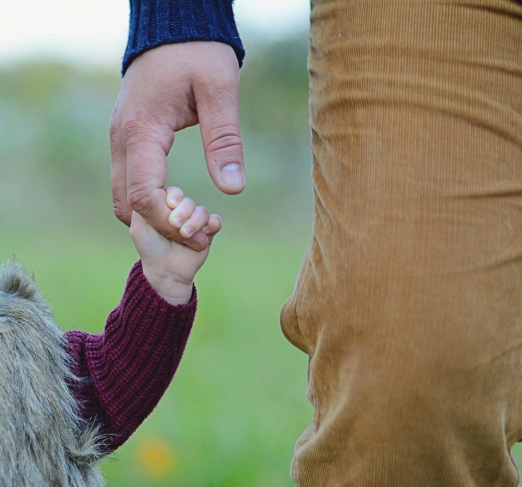 father-daughter-1476167_1920